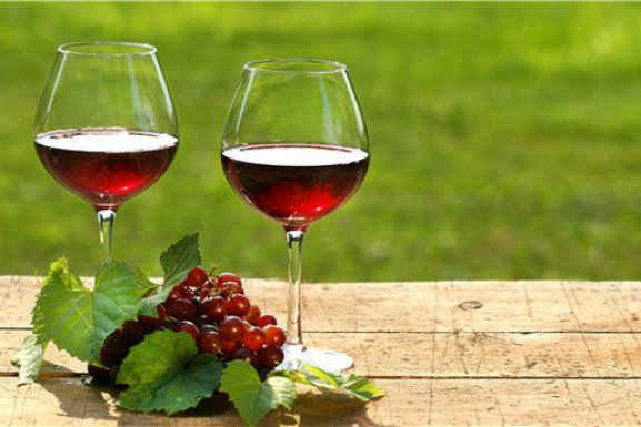 Tác dụng của rượu vang tới sức khỏe con người